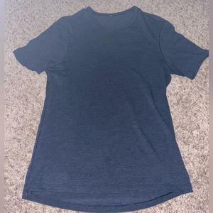 Navy blue men’s Lululemon tshirt